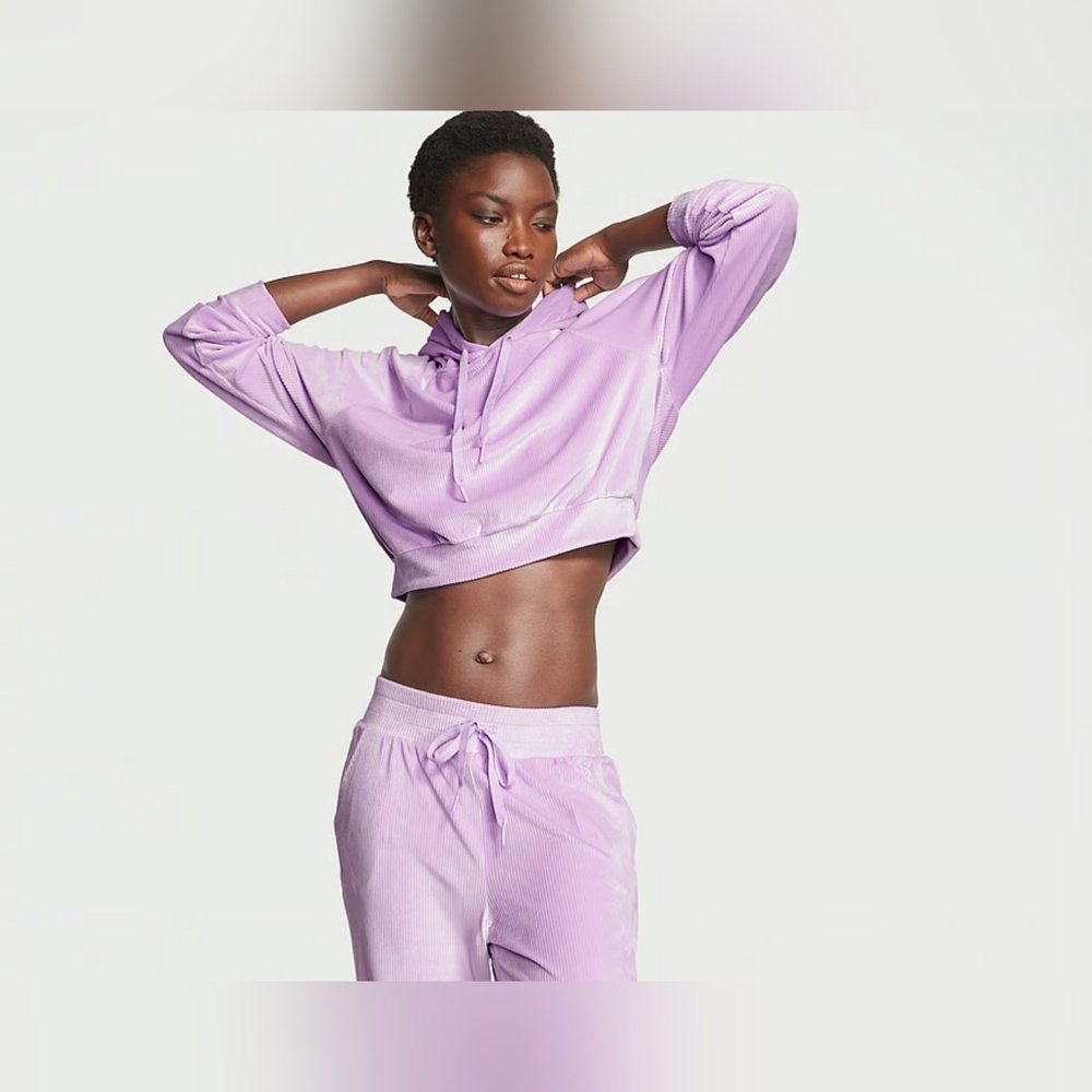 🎁 Victoria's Secret Velour Top